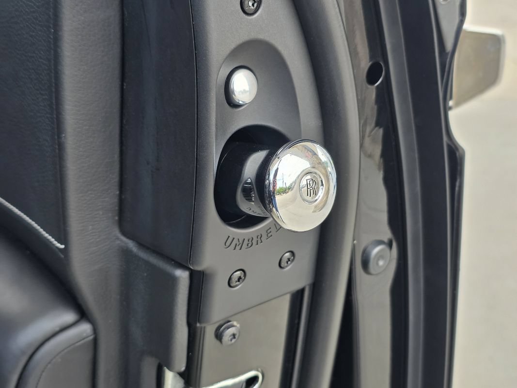 Used 2016 Rolls-Royce Ghost RWD image 25