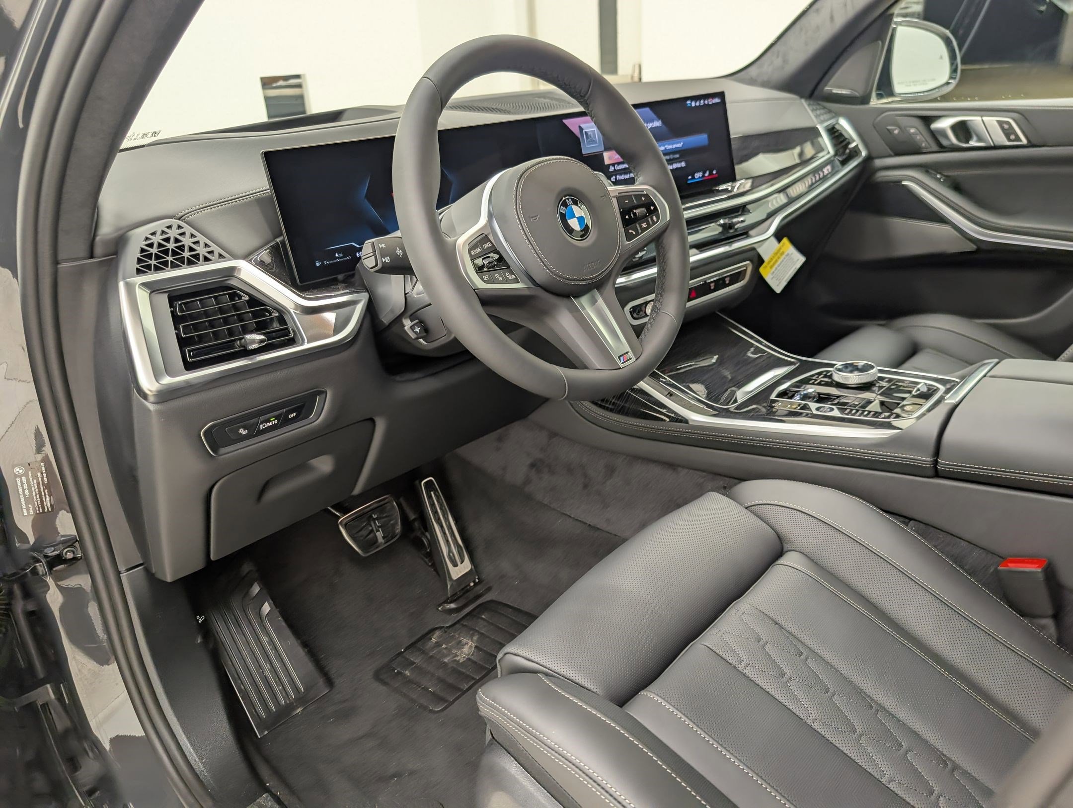 New 2026 BMW X7 xDrive40i w/ Executive Package image 4