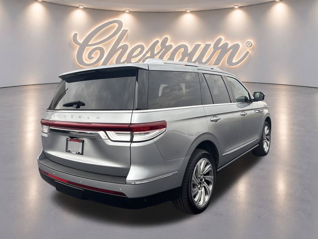 Used 2022 Lincoln Navigator Reserve AWD/4WD image 5