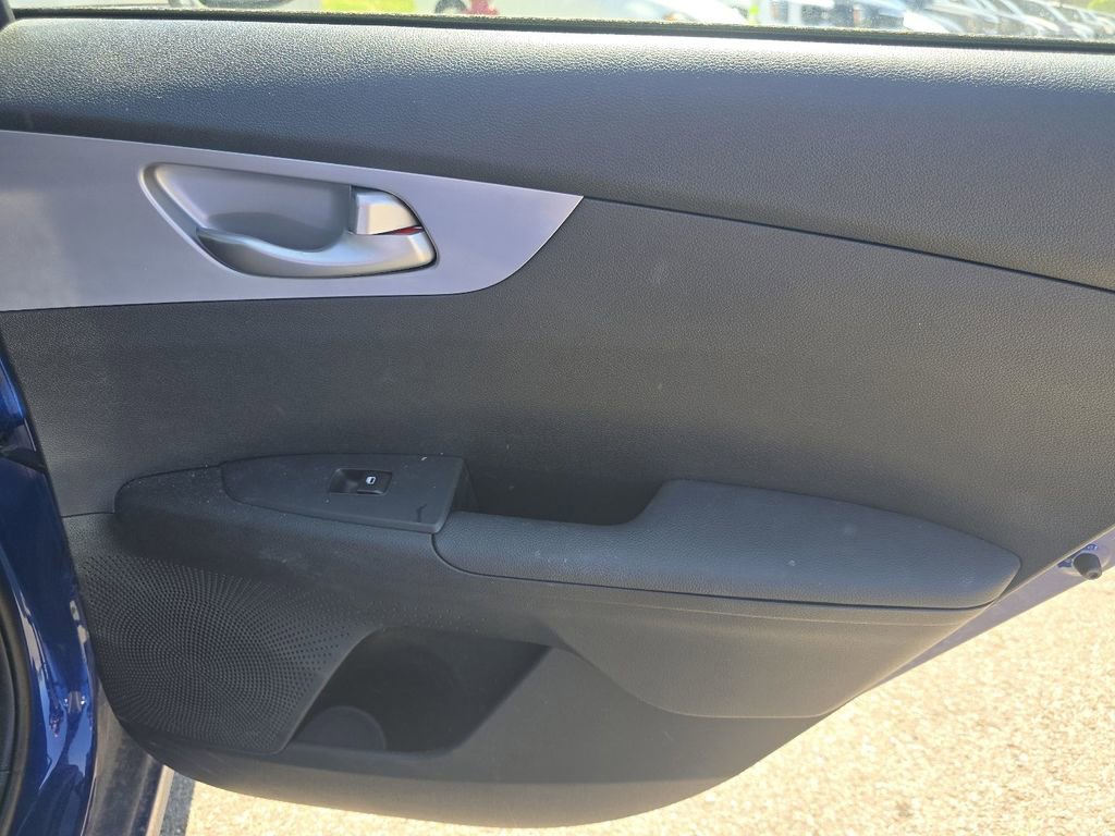 Used 2023 Kia Forte LXS w/ LXS Technology Package image 19