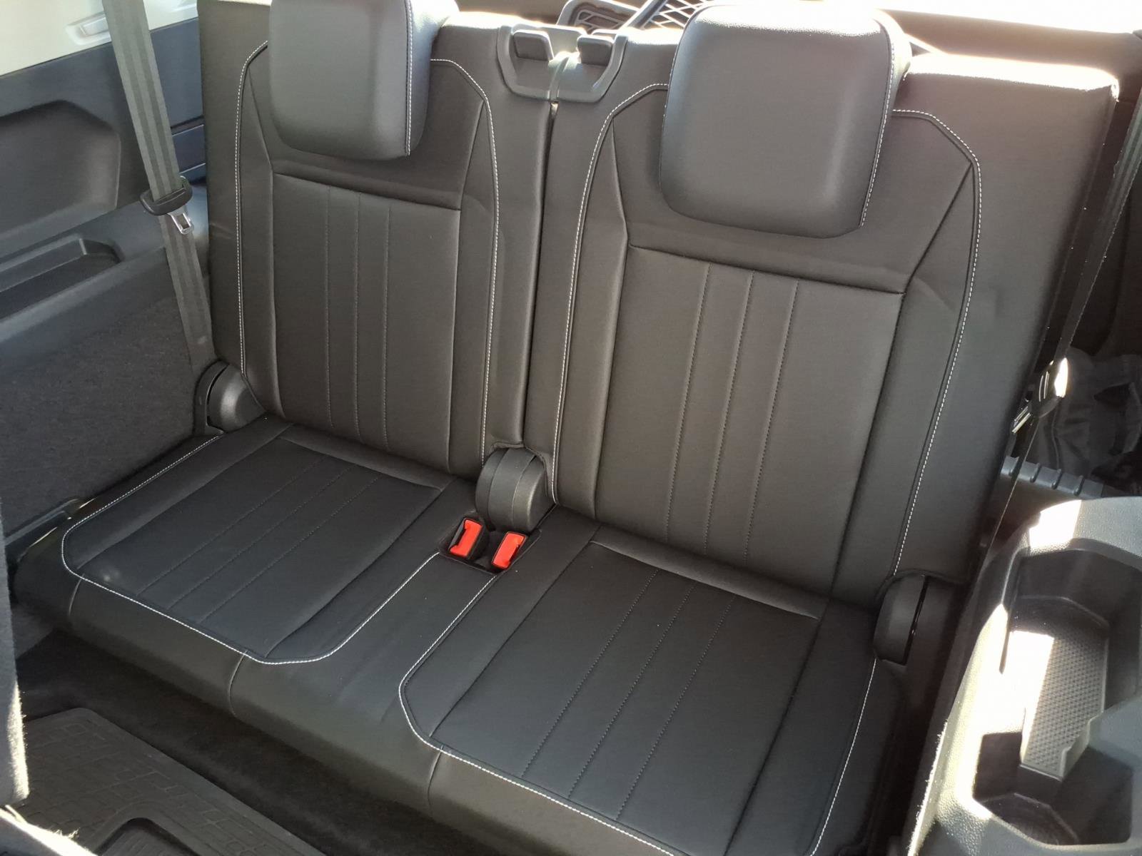 Certified 2023 Volkswagen Tiguan SE w/ Panoramic Sunroof Package image 23