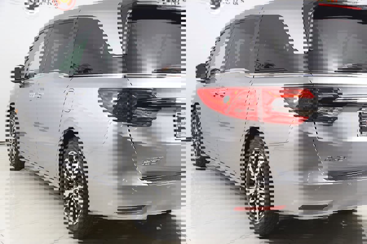Used 2023 Honda Odyssey Touring image 25