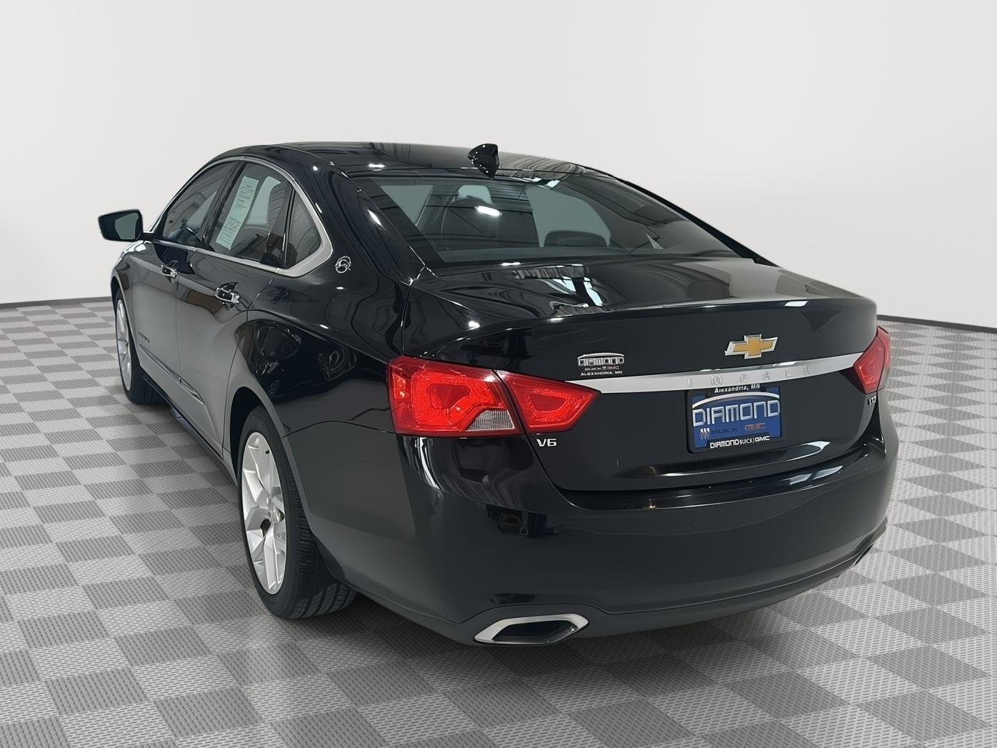 Used 2016 Chevrolet Impala LTZ FWD image 3