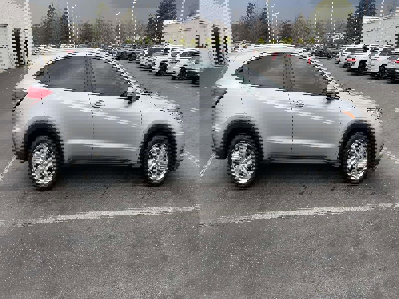 Used 2019 Honda HR-V EX image 9