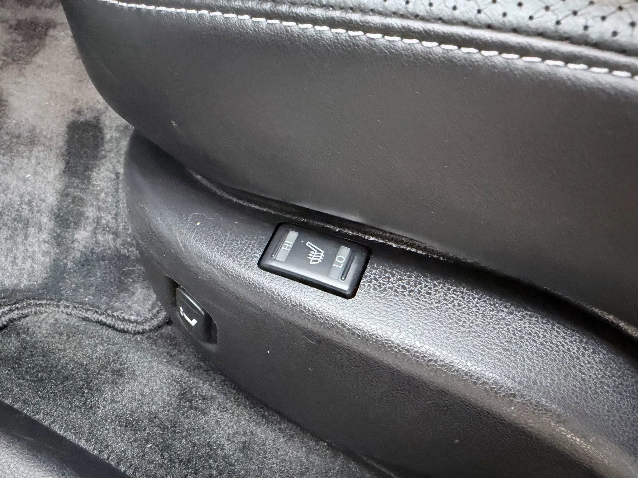 Used 2015 Nissan GT-R Premium image 13