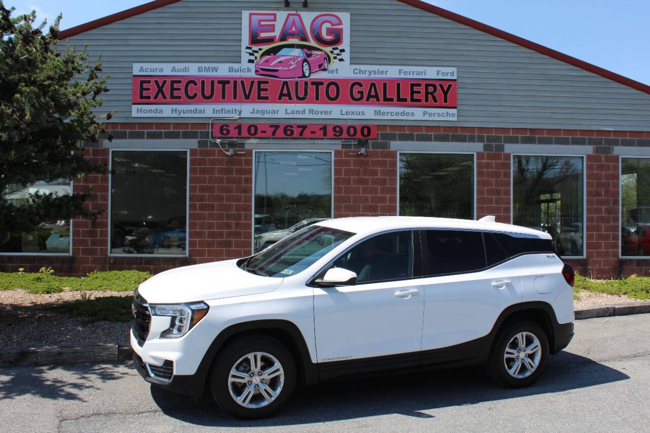 Used 2024 GMC Terrain SLE AWD/4WD image 1