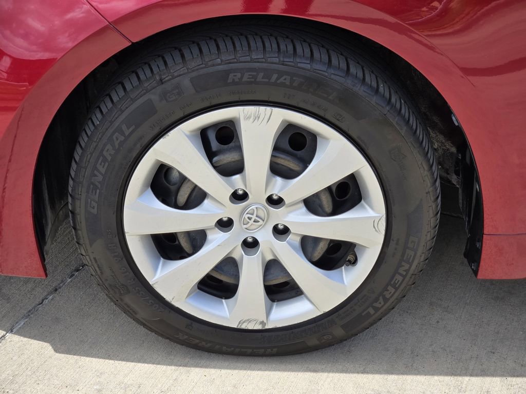 Used 2023 Toyota Corolla LE image 7