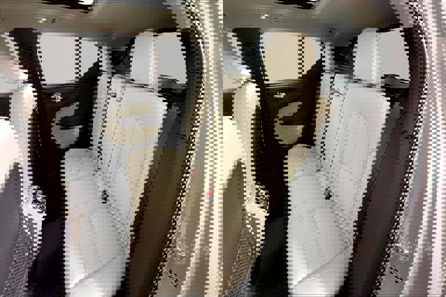 Used 2025 Volvo XC40 B5 Plus w/ Protection Package Premier AWD/4WD image 26