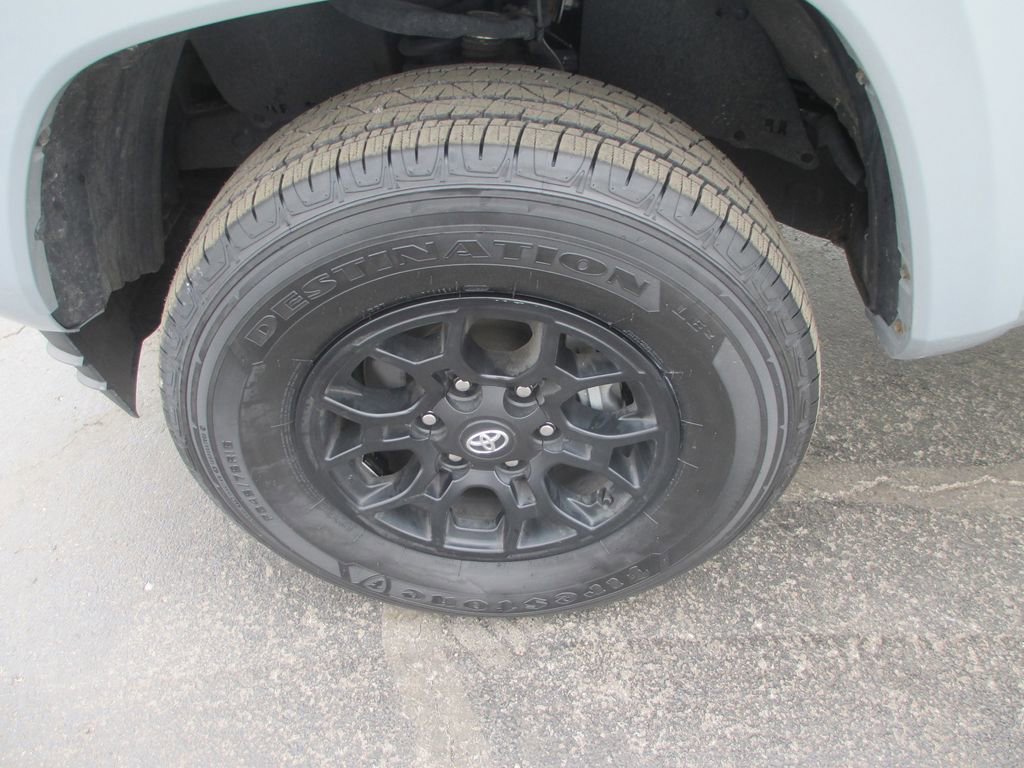 Used 2021 Toyota Tacoma SR5 image 16