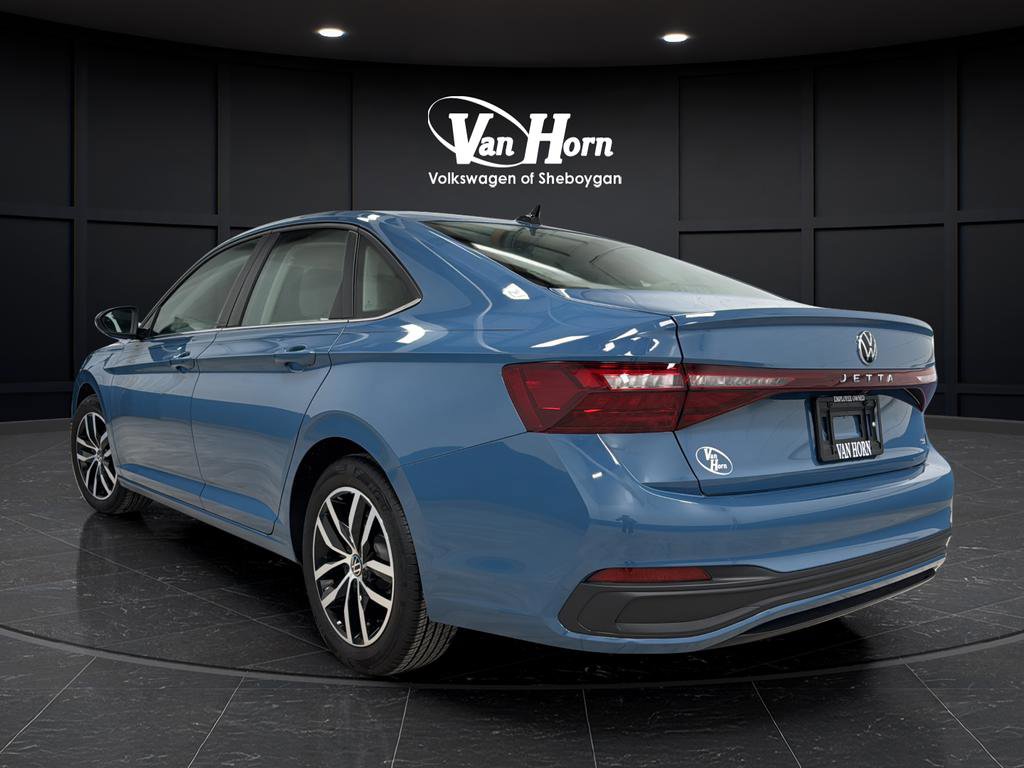 Used 2025 Volkswagen Jetta SE image 5