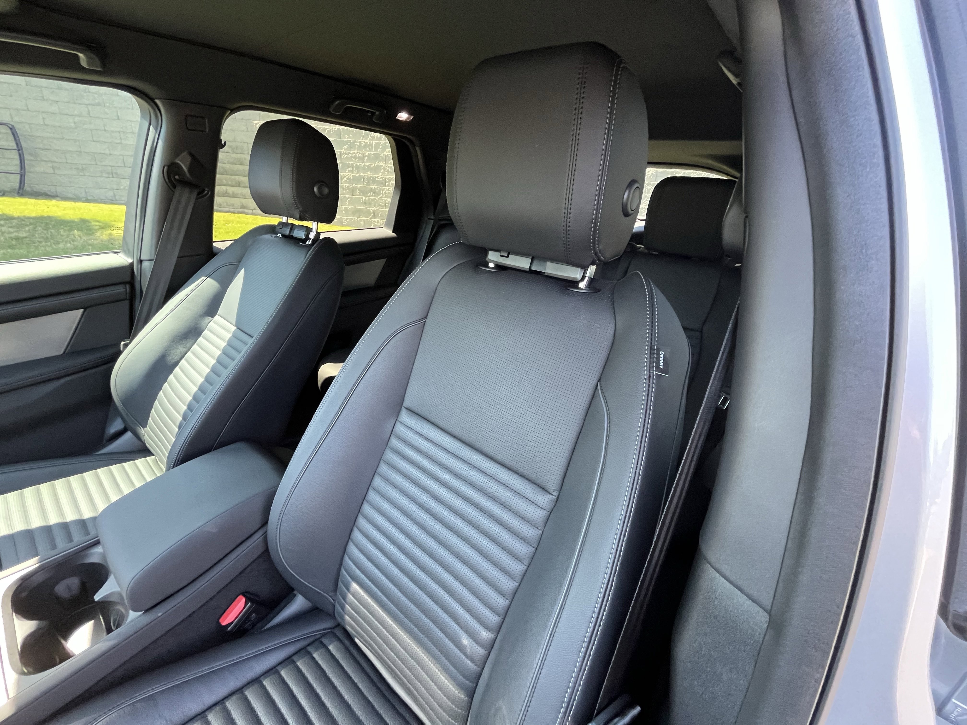 Certified 2025 Land Rover Discovery Sport Dynamic SE image 16