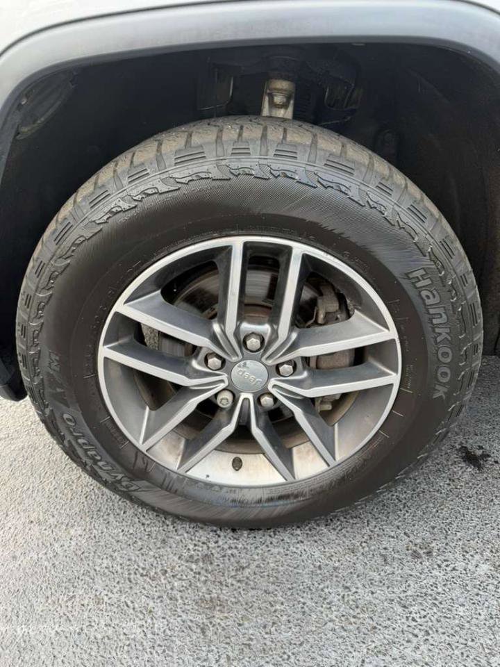 Used 2017 Jeep Grand Cherokee Limited AWD/4WD image 31