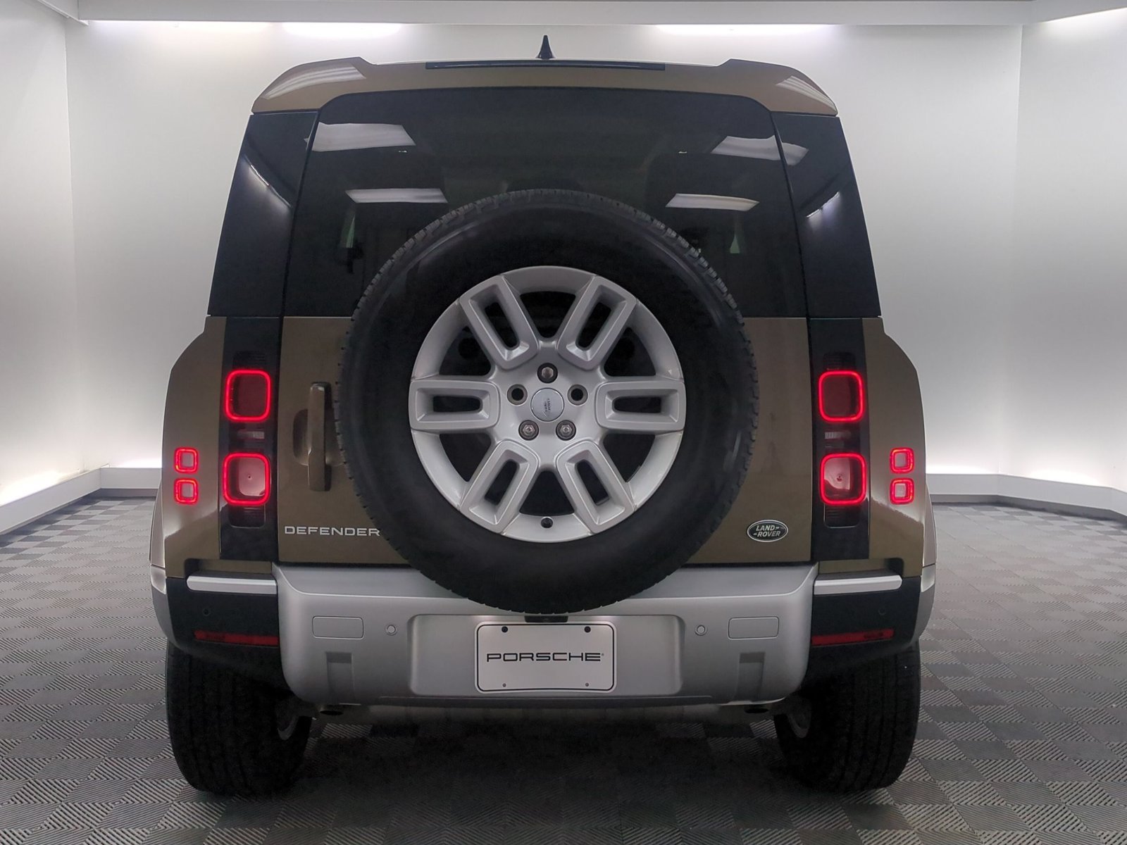 Used 2023 Land Rover Defender 90 S AWD/4WD image 11
