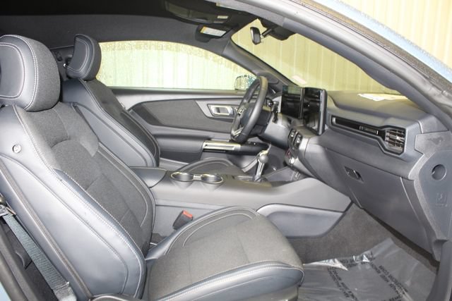 Used 2025 Ford Mustang Coupe RWD image 20
