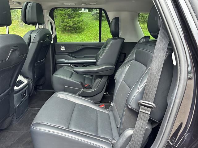 Used 2025 Lincoln Navigator Reserve AWD/4WD image 16
