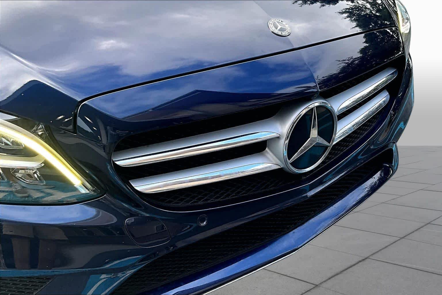 Used 2021 Mercedes-Benz C 300 Sedan image 30