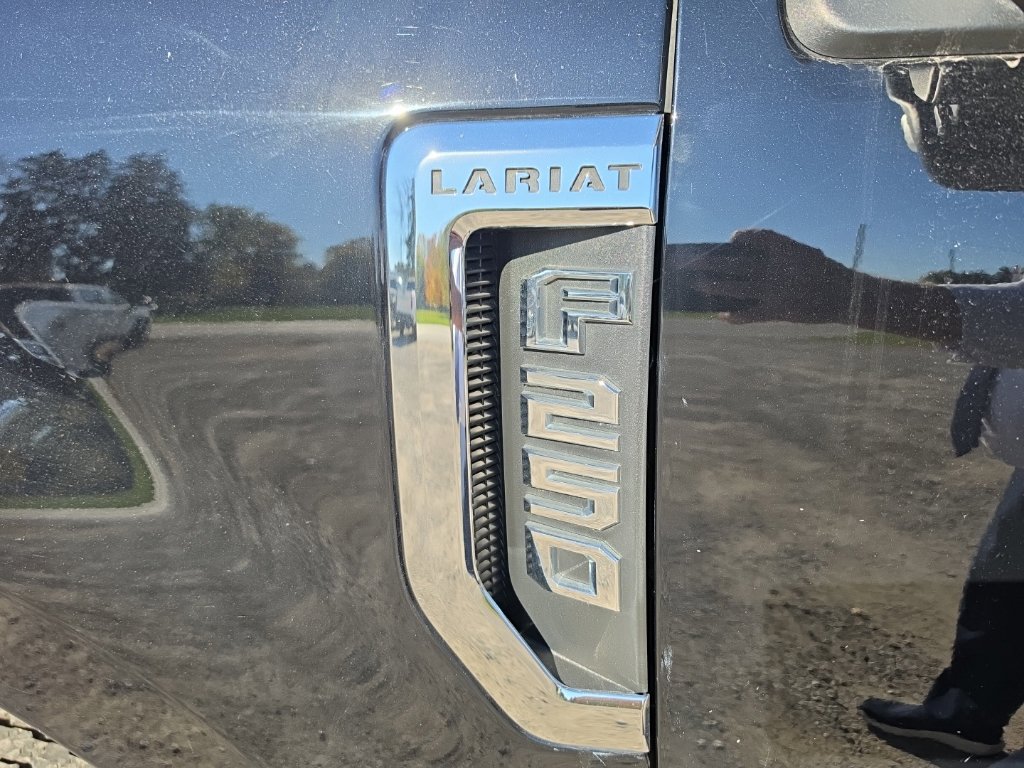 Used 2022 Ford F250 Lariat w/ Lariat Ultimate Package AWD/4WD image 9