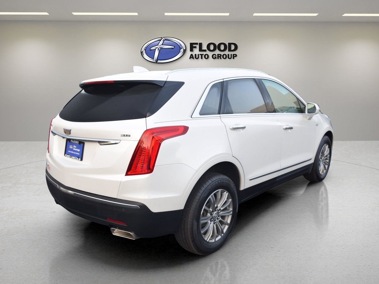 Used 2017 Cadillac XT5 Luxury AWD/4WD image 4