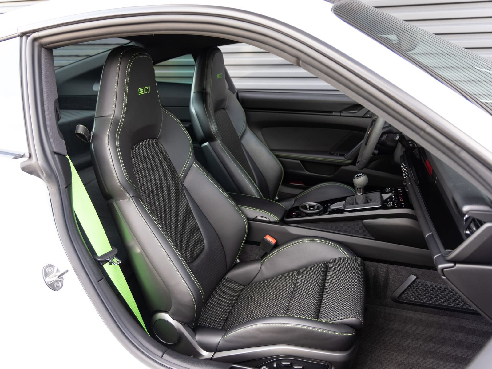 Used 2024 Porsche 911 Carrera T RWD image 30