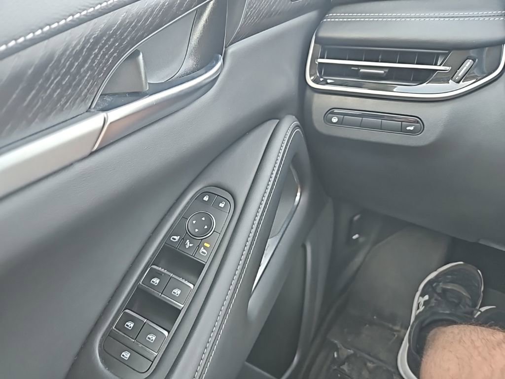 Used 2023 INFINITI QX60 Sensory w/ Cargo Package image 22