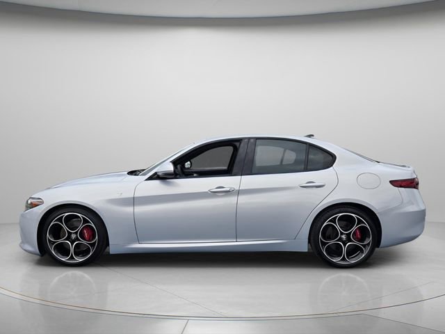 Used 2023 Alfa Romeo Giulia Ti w/ Active Assist Plus Package RWD image 3