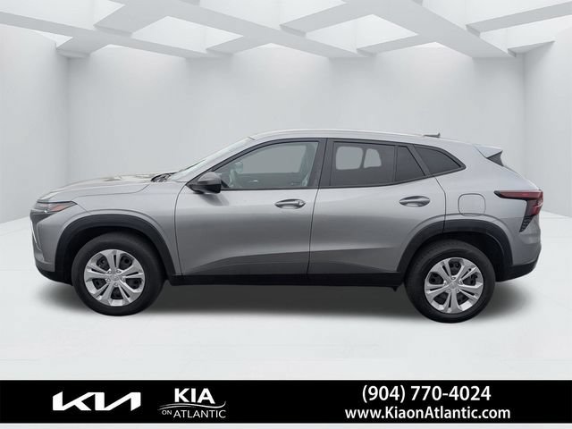 Used 2024 Chevrolet Trax LS w/ Driver Confidence Package FWD image 6