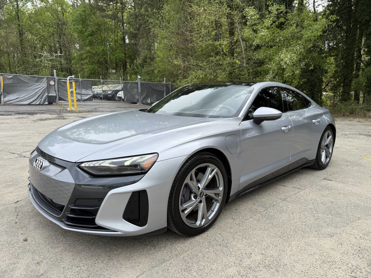 Used 2022 Audi e-tron GT Premium Plus image 2