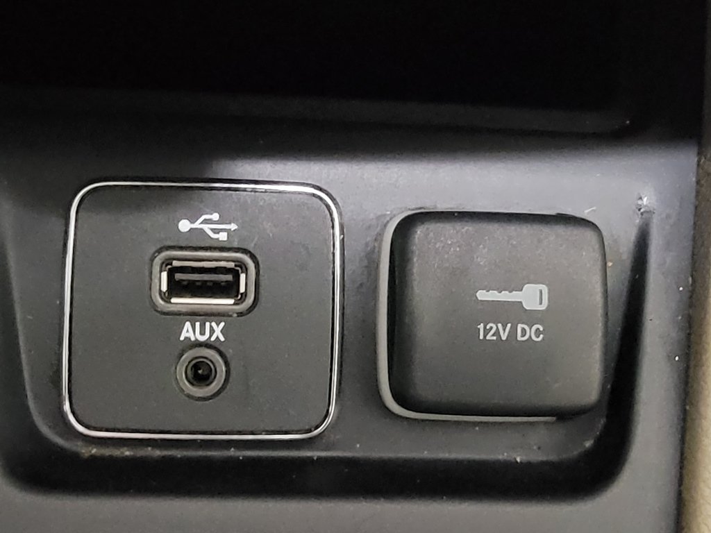 Used 2019 Jeep Cherokee Latitude w/ Popular Appearance Group AWD/4WD image 21