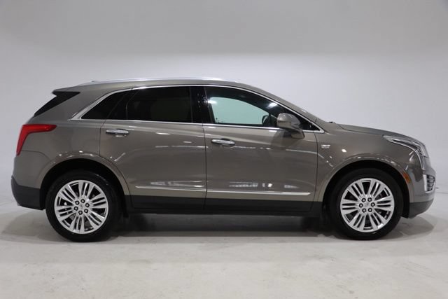 Used 2017 Cadillac XT5 Premium Luxury FWD image 9