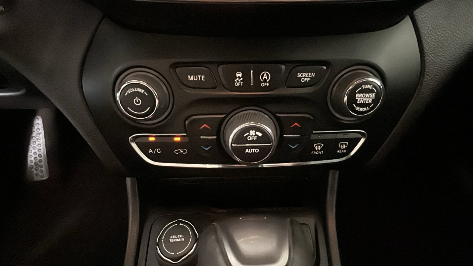 Used 2020 Jeep Cherokee Limited AWD/4WD image 26