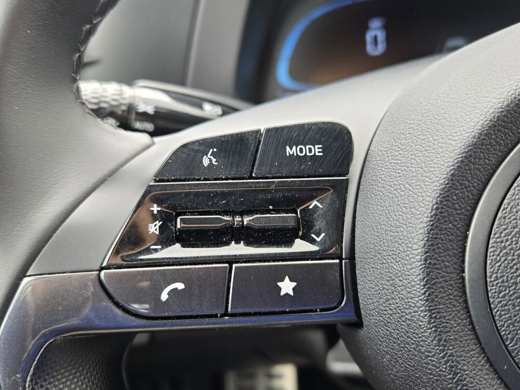 Certified 2025 Hyundai Elantra Sport image 22