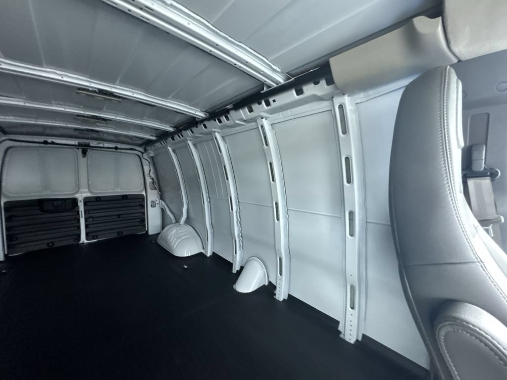 New 2025 GMC Savana 3500 Extended RWD image 14