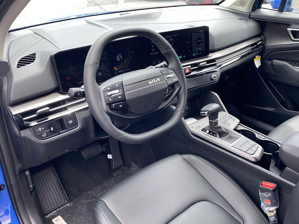 New 2026 Kia Sportage EX FWD image 13