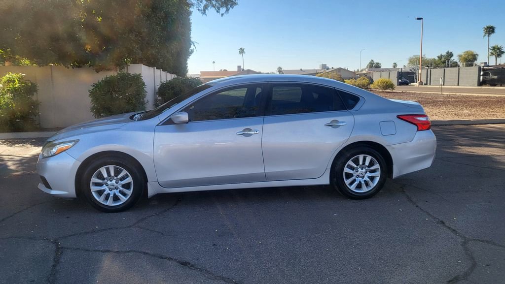Used 2016 Nissan Altima 2.5 S w/ Power Driver Seat Package image 5