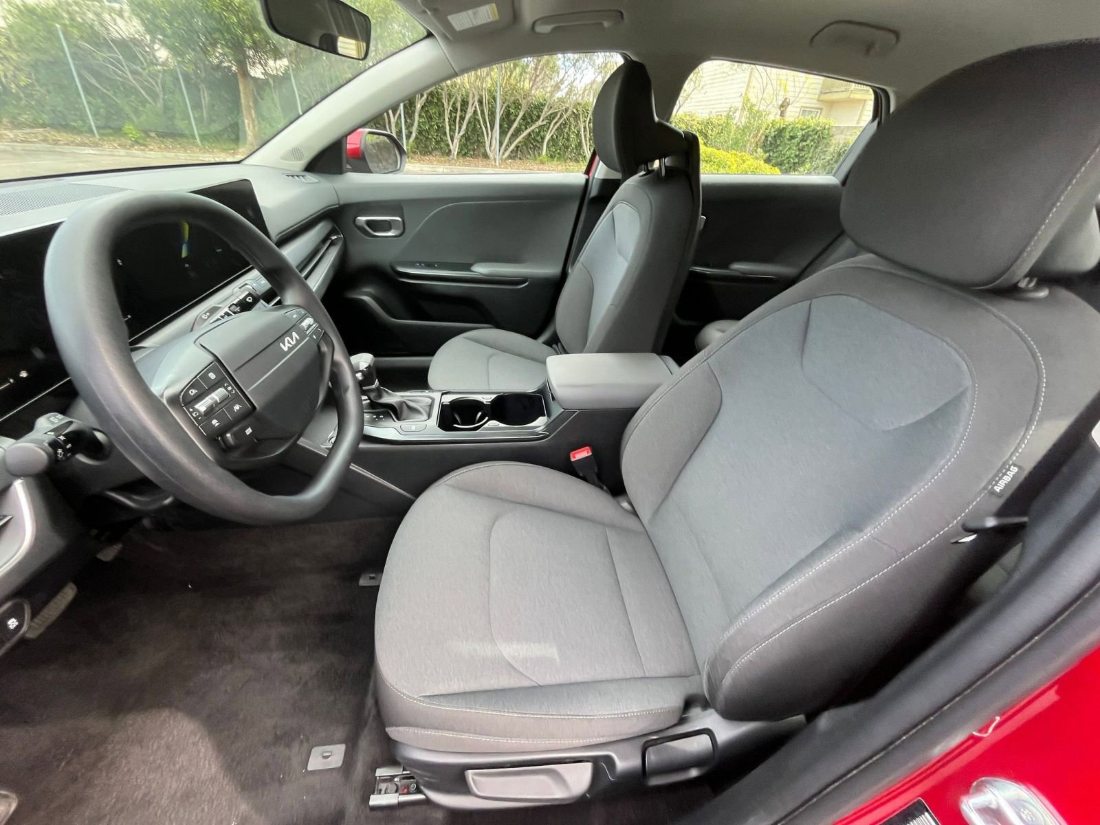 Used 2025 Kia K4 LXS image 25