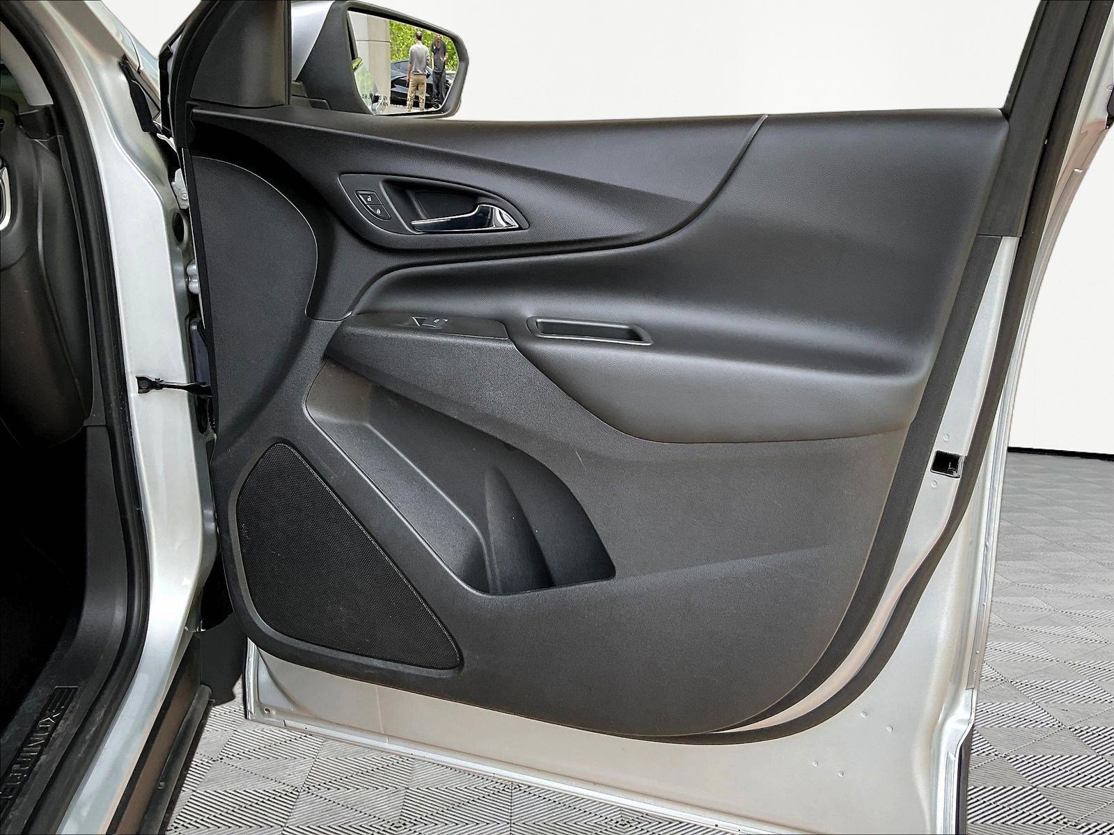 Used 2022 Chevrolet Equinox LT FWD image 27