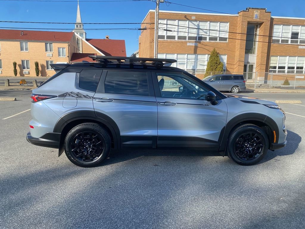 New 2026 Mitsubishi Outlander Trail Edition image 4