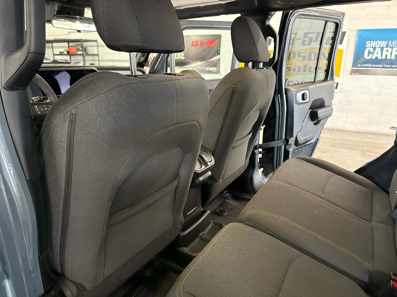 Used 2024 Jeep Wrangler Unlimited image 36