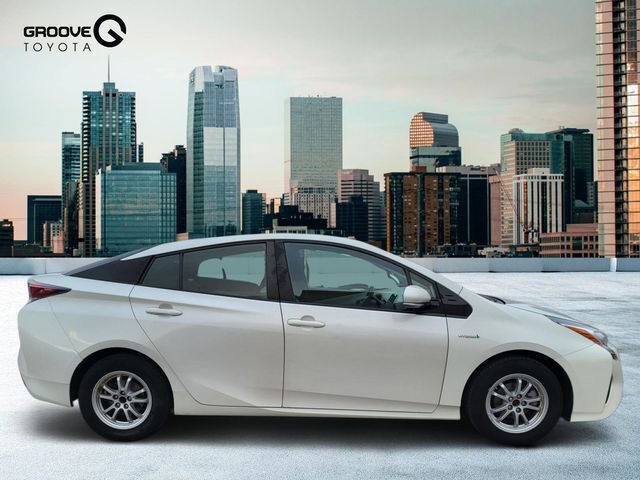 Used 2017 Toyota Prius Three image 7