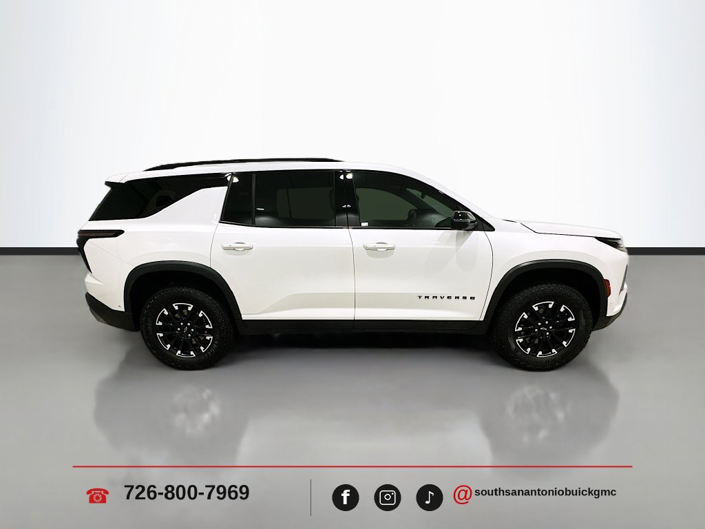 Used 2025 Chevrolet Traverse Z71 w/ Enhanced Driving Package AWD/4WD image 9