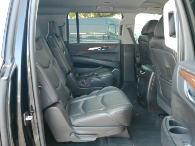Used 2018 Cadillac Escalade ESV 4WD image 24