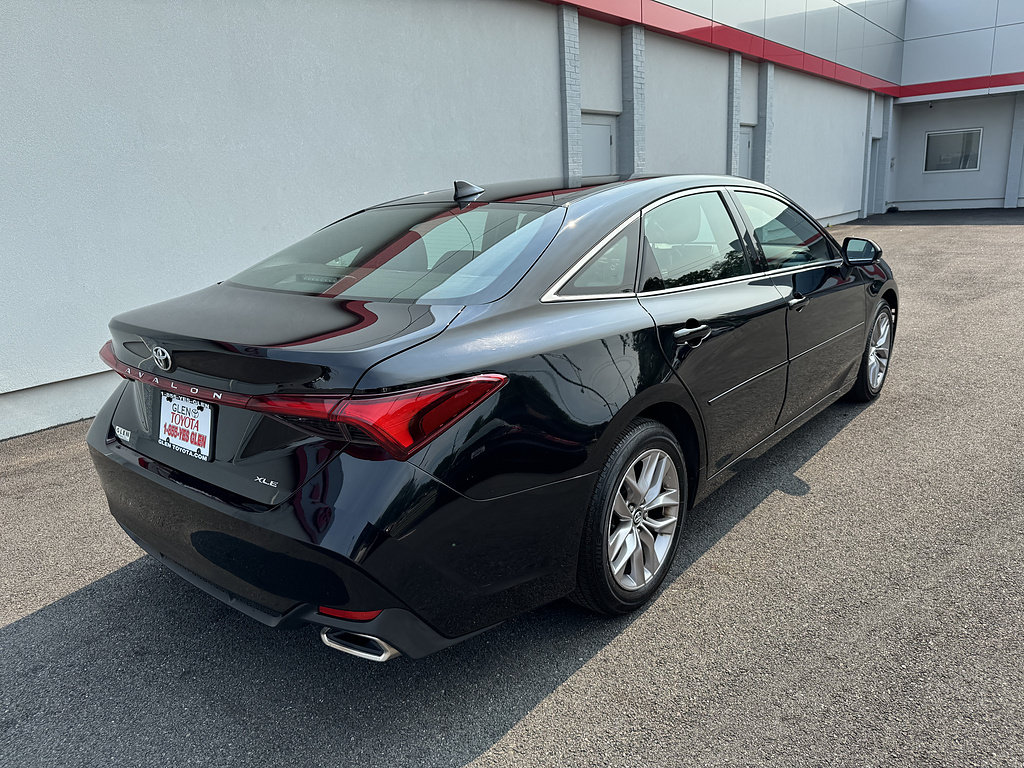 Used 2019 Toyota Avalon XLE w/ Moonroof Package FWD image 5