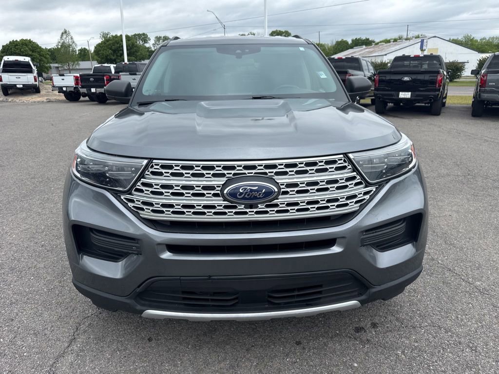 Used 2023 Ford Explorer XLT RWD image 2