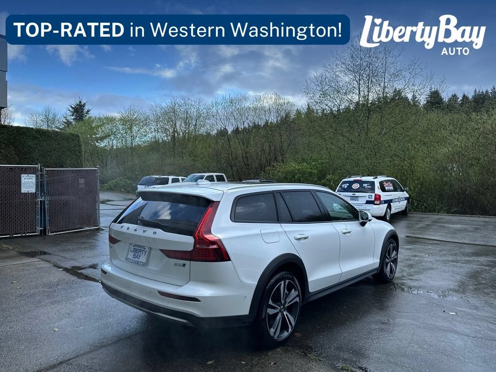 Used 2025 Volvo V60 B5 Cross Country Plus AWD/4WD image 7
