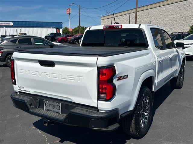Used 2024 Chevrolet Colorado Z71 w/ Z71 Convenience Package 2 AWD/4WD image 3