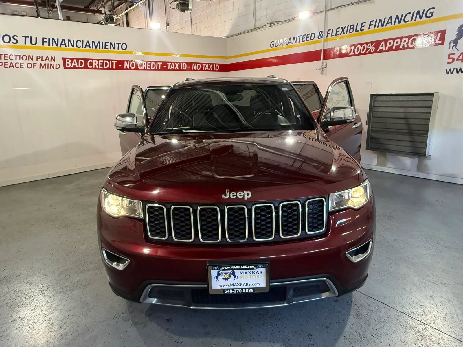 Used 2019 Jeep Grand Cherokee Limited AWD/4WD image 13