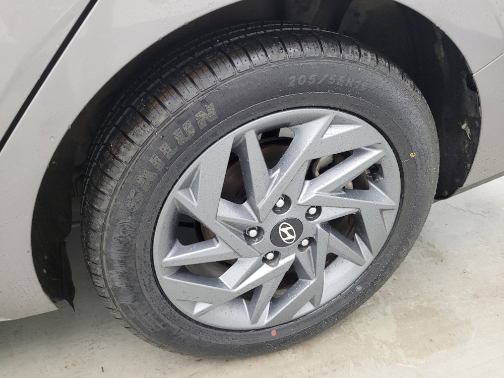 Used 2024 Hyundai Elantra SEL FWD image 31
