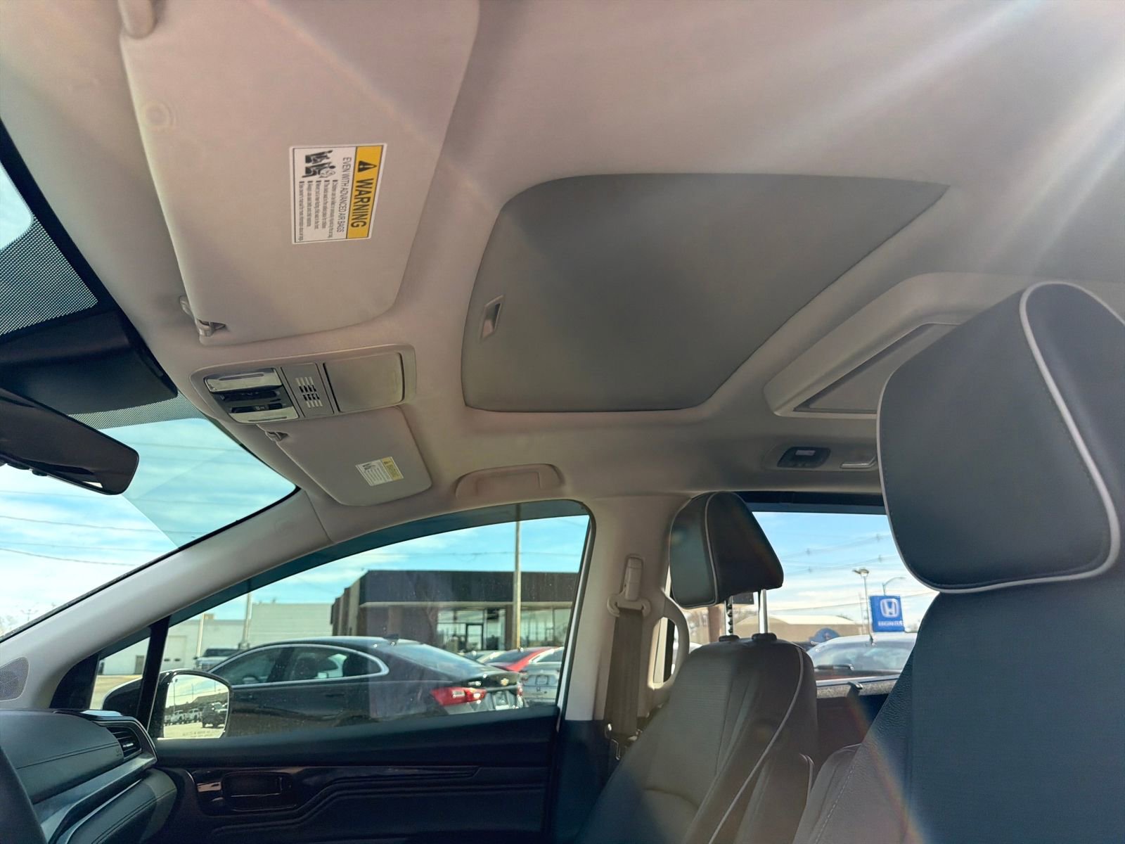 Used 2025 Honda Odyssey Elite image 17