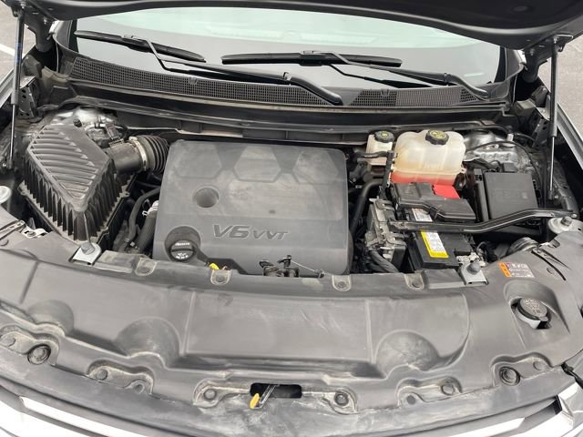 Used 2023 Chevrolet Traverse LT image 24