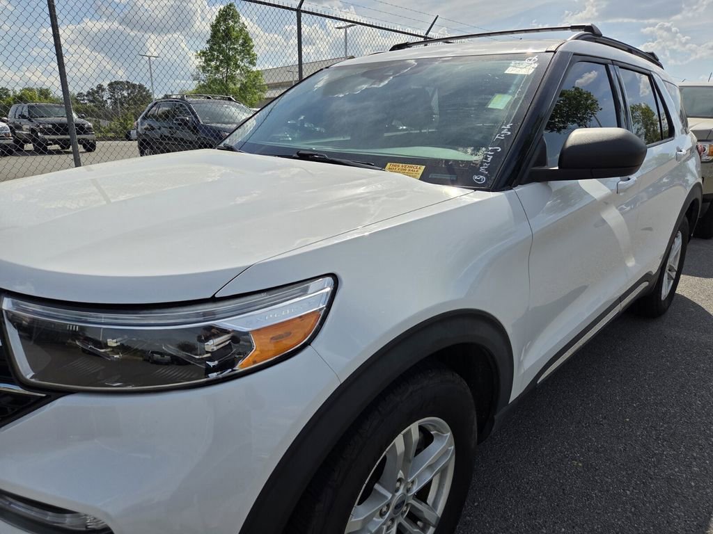Used 2021 Ford Explorer XLT w/ Equipment Group 202A image 10